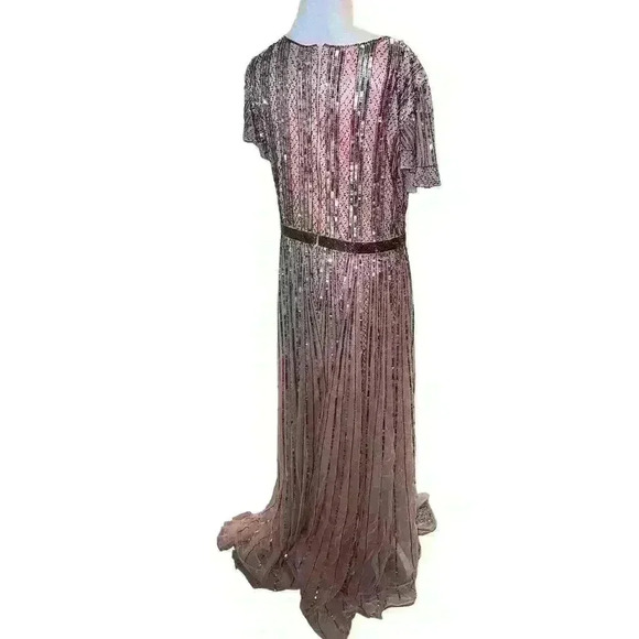 Mac Duggal Flutter-Sleeve Sequin Gown Size 12 - Picture 7 of 11